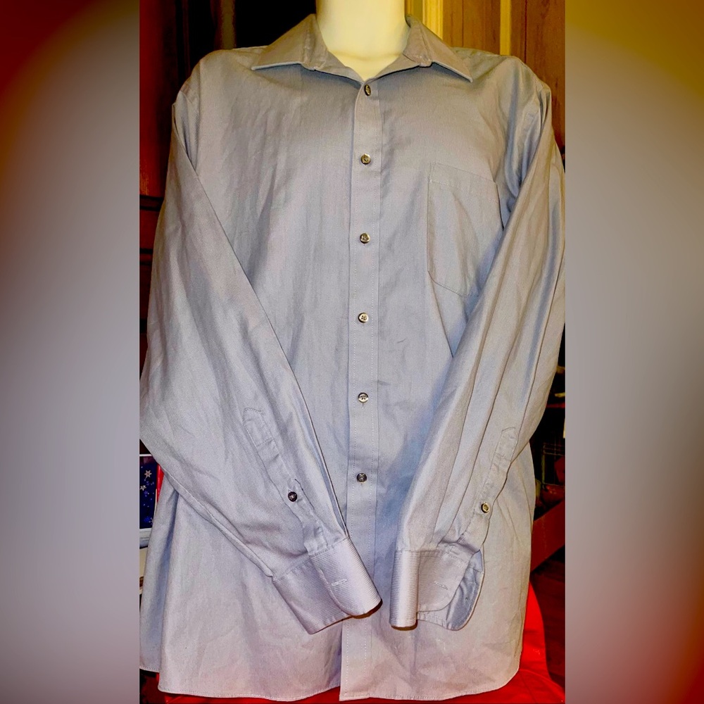 Men’s Van Heusen Gray Long Sleeve Button Down Shirt. Regular Fit. Size 17 1/2”